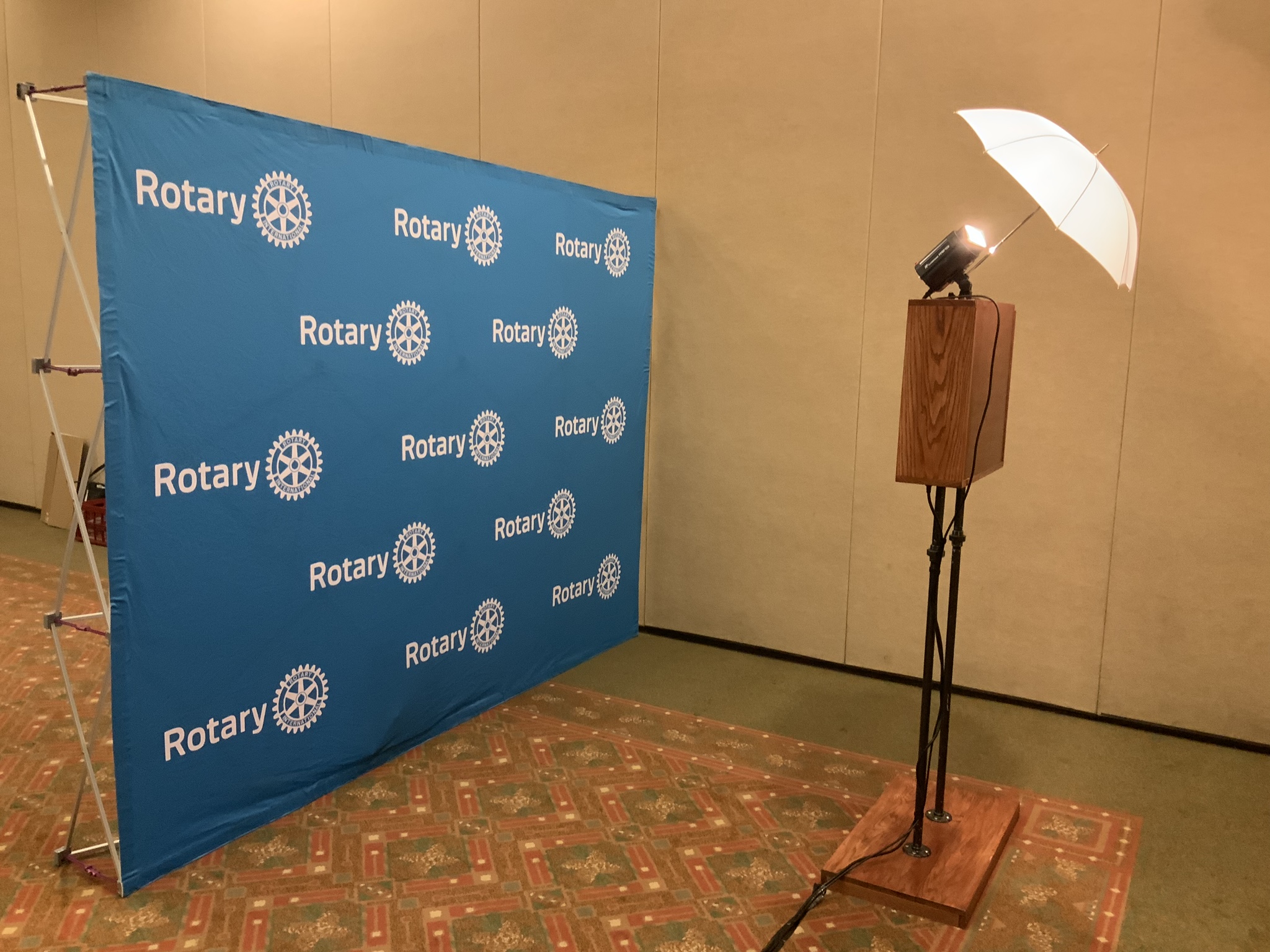 Pine & Pose wood photobooth at an outdoor event